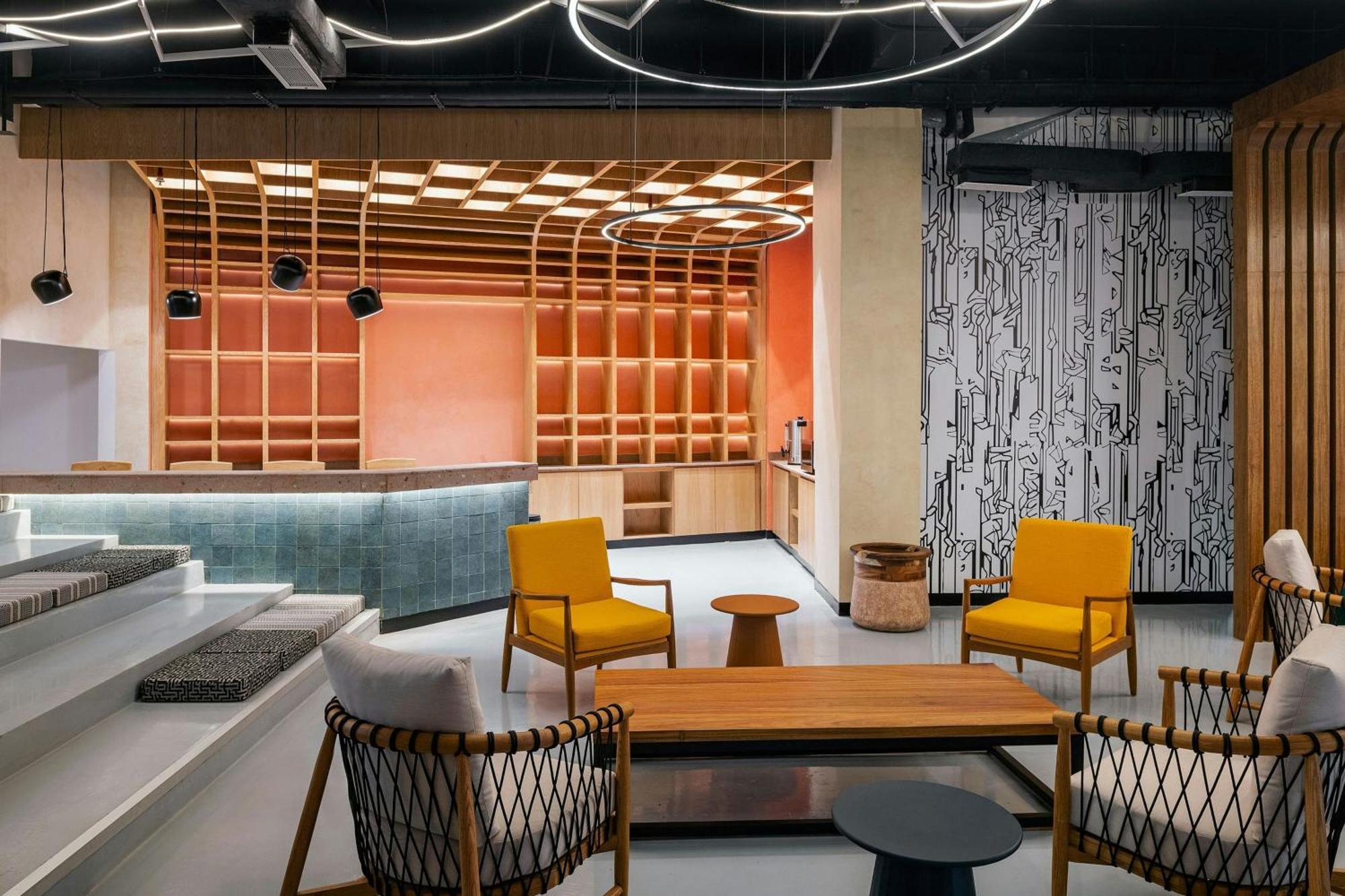 Renovated Aloft 4*
