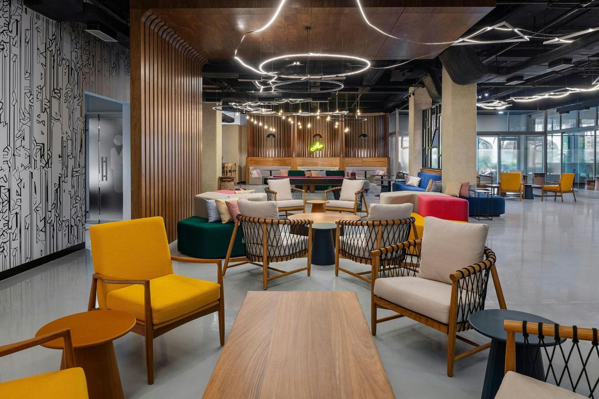 Renovated Aloft 4*