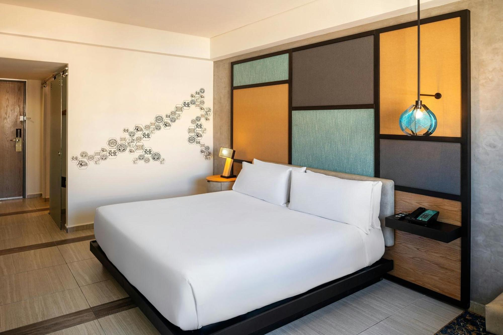 Renovated Aloft 4* Cancun